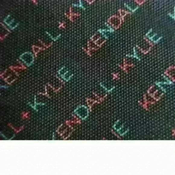 Kendall & Kylie Jenner Kardashian Zip Pouch makeup bag new with tags three piece - Picture 7 of 16